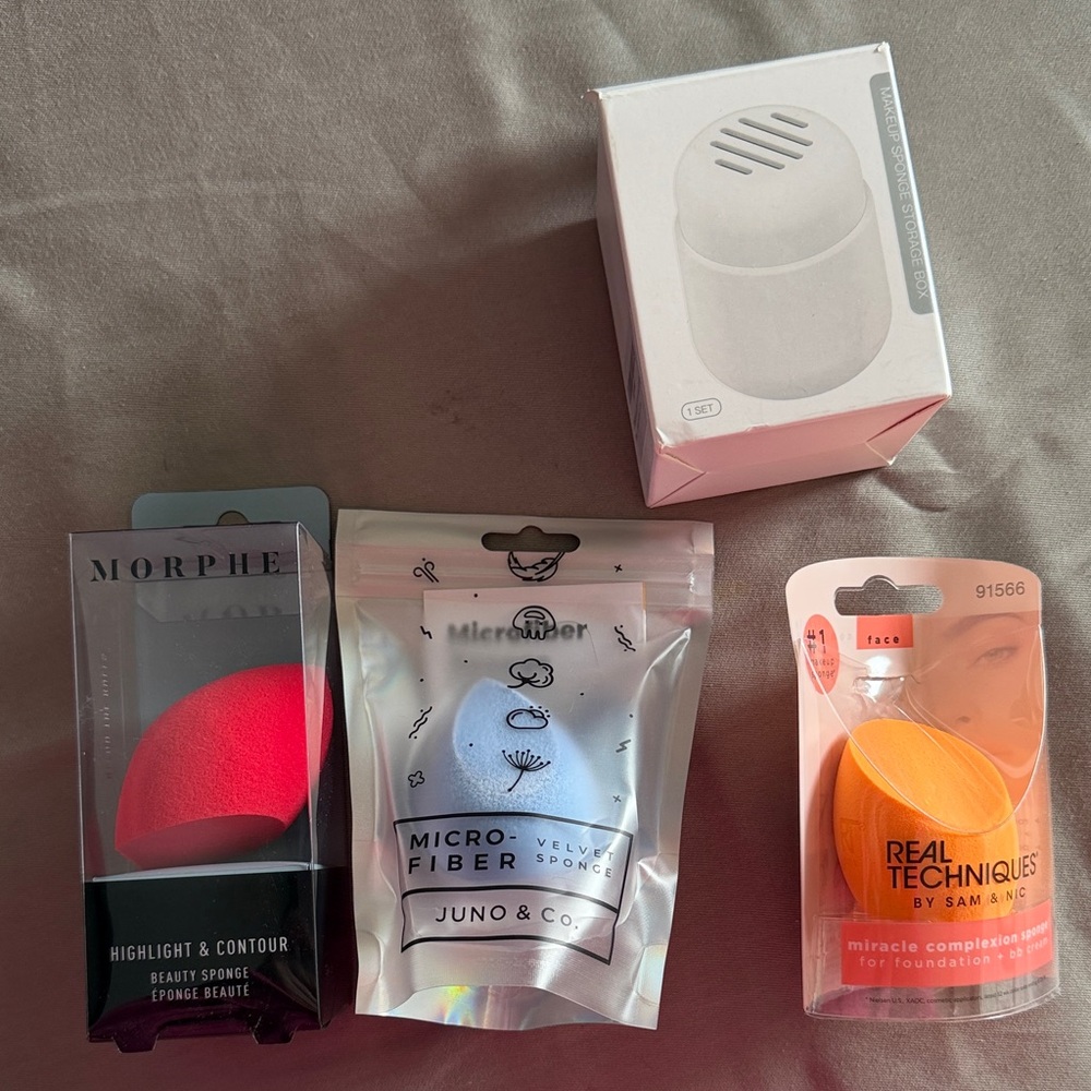 Makeup sponges and storage box